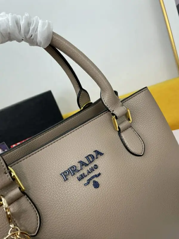 prada aaa qualite sac a main  pour femme s_122a6203